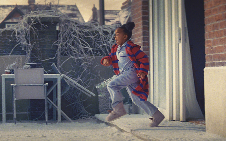 Британська різдвяна реклама з політичним підтекстом