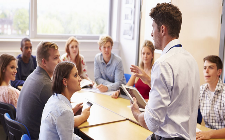 Хто такий академічний директор в школі англійської