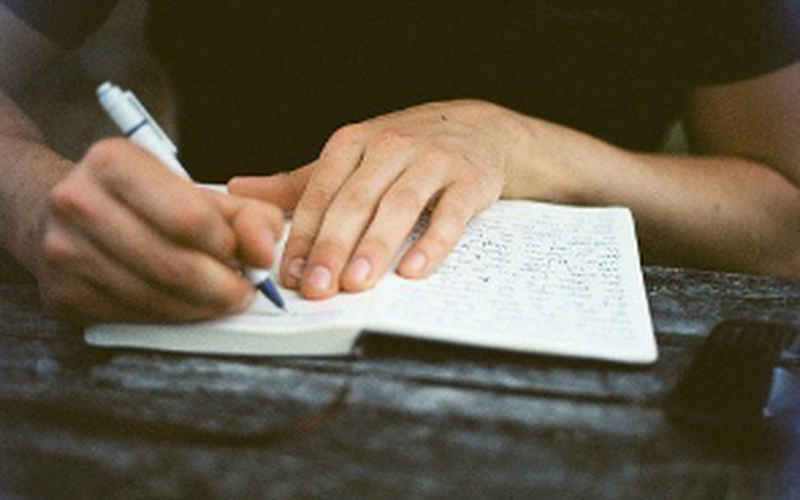 Как улучшить навык Writing: лучшие ресурсы и несколько советов – журнал  Enguide