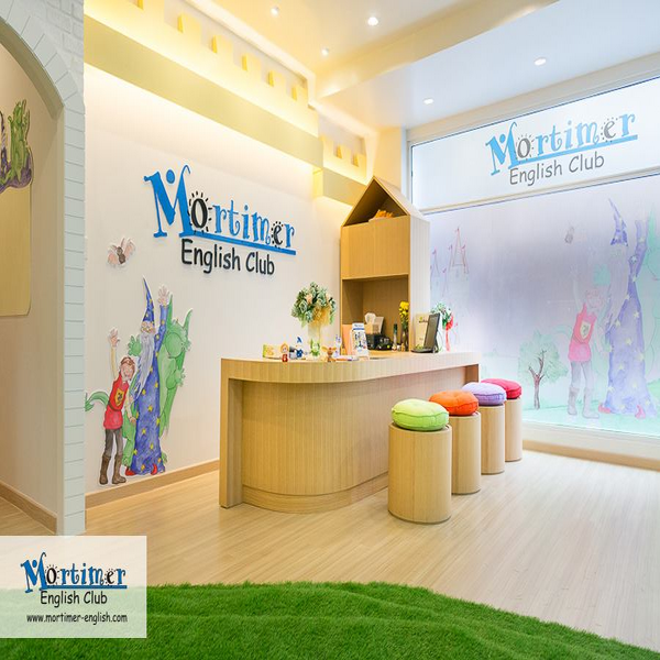 Mortimer English Club - курси англійської мови