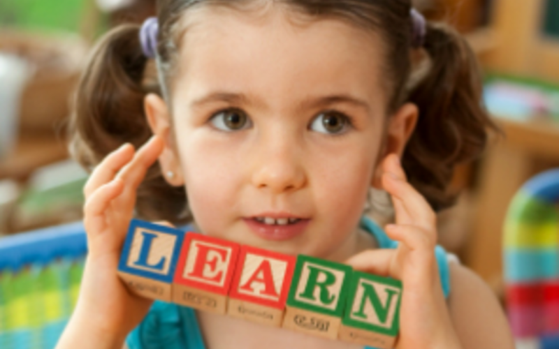 С какого возраста можно начинать учить английский язык ребенку?